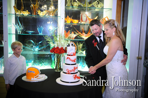 Best Courtyard Lake Lucerne wedding photographer - Sandra Johnson (SJFoto.com)